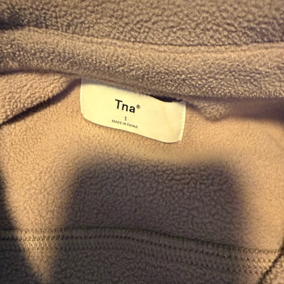 Aritzia TNA polar fleece shirt - Picture 4 of 5